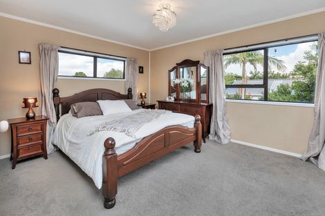 Photo of property in 1 Karoro Road, One Tree Point, 0118