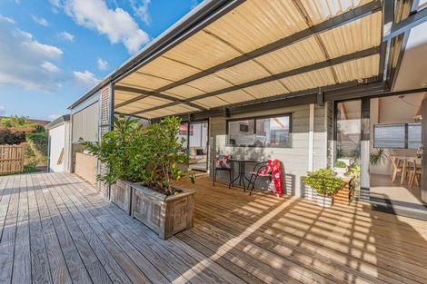 Photo of property in 1/32 Glucina Avenue, West Harbour, Auckland, 0618