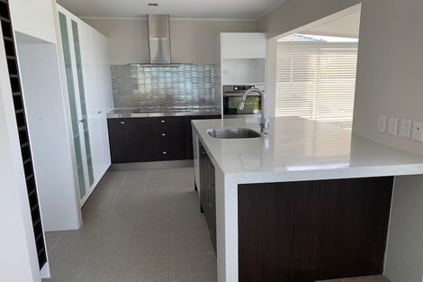 Photo of property in 1/91 Aberdeen Road, Castor Bay, Auckland, 0620