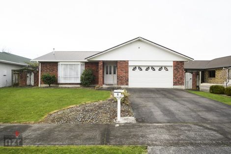 Photo of property in 5 Rosebank Avenue, Kelvin Grove, Palmerston North, 4414