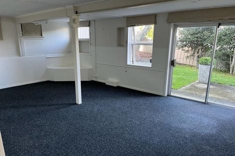 Photo of property in 9 Ellesmere Crescent, Pakuranga Heights, Auckland, 2010