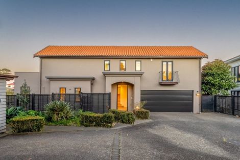 Photo of property in 27b Tamaki Bay Drive, Pakuranga, Auckland, 2010