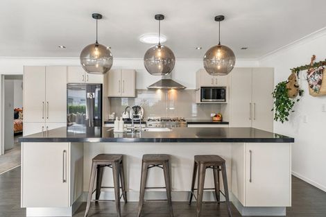 Photo of property in 27 Norfolk Drive, Cambridge, 3434