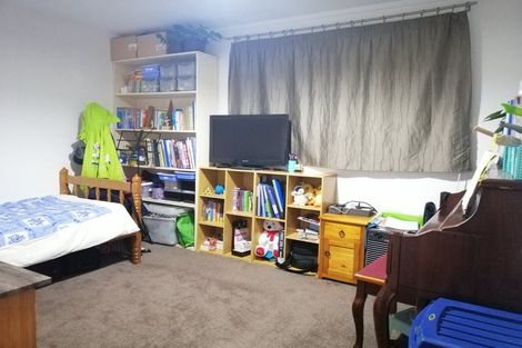 Photo of property in 1/52 Arran Road, Browns Bay, Auckland, 0630