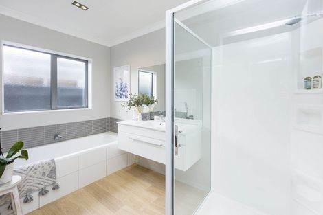 Photo of property in 21 Brentwood Street, Trentham, Upper Hutt, 5018