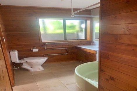 Photo of property in 1318 Whangaparaoa Road, Army Bay, Whangaparaoa, 0930