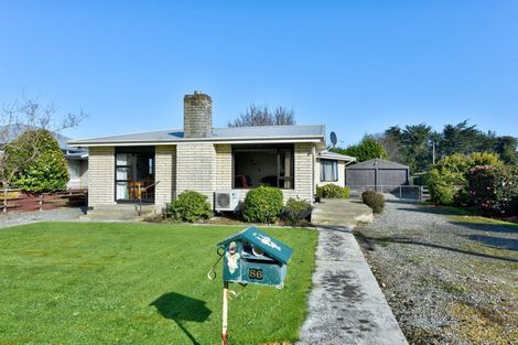 Photo of property in 86 Seaward Road, Edendale, 9825