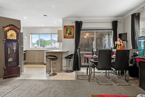 Photo of property in 327 Chapel Road, Flat Bush, Auckland, 2016