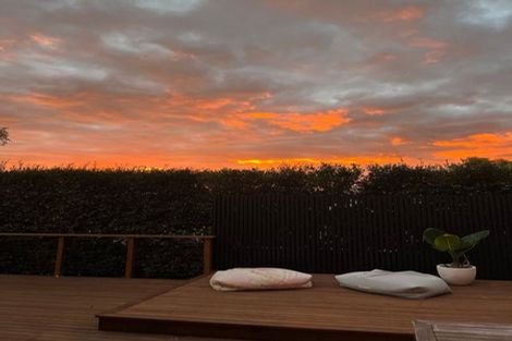 Photo of property in 7a Seymour Road, Sunnyvale, Auckland, 0612