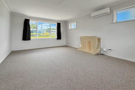 Photo of property in 43a Savoy Road, Glen Eden, Auckland, 0602