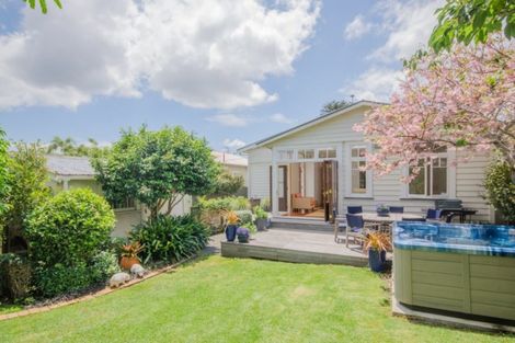 Photo of property in 82 Quadrant Road, Onehunga, Auckland, 1061