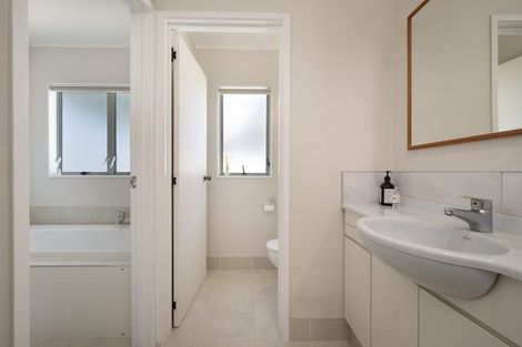 Photo of property in 2/24 Cranberry Place, Bucklands Beach, Auckland, 2012