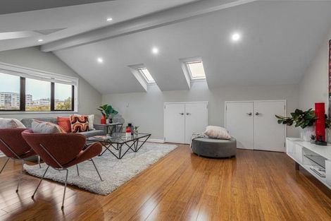Photo of property in 102 Bassett Road, Remuera, Auckland, 1050