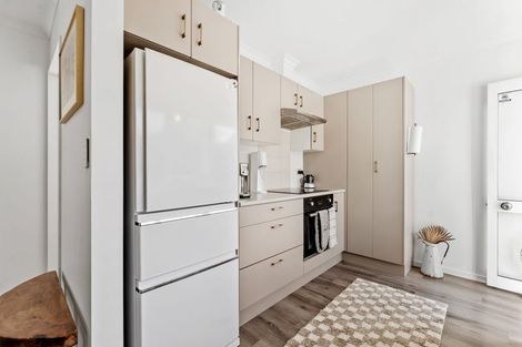 Photo of property in 2/4 Kenneth Hopper Place, Manly, Whangaparaoa, 0930