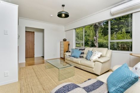 Photo of property in 2/38 Ayton Drive, Totara Vale, Auckland, 0629