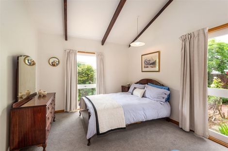 Photo of property in 5 Raekura Place, Redcliffs, Christchurch, 8081