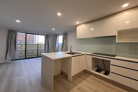 Photo of property in 130d Bradbury Road, Botany Downs, Auckland, 2010