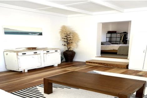 Photo of property in 33 Shakespeare Road, Bluff Hill, Napier, 4110