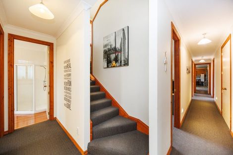 Photo of property in 7 Alpine Grove, Kelvin Grove, Palmerston North, 4414