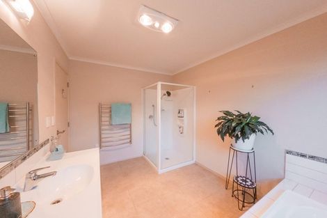 Photo of property in 42 Kupe Drive, Whitianga, 3510