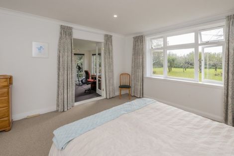 Photo of property in 72 Avenue North Road, Levin, 5510