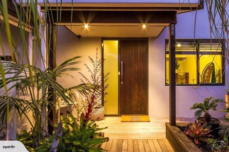 Photo of property in 1/46 Masterton Road, Rothesay Bay, Auckland, 0630