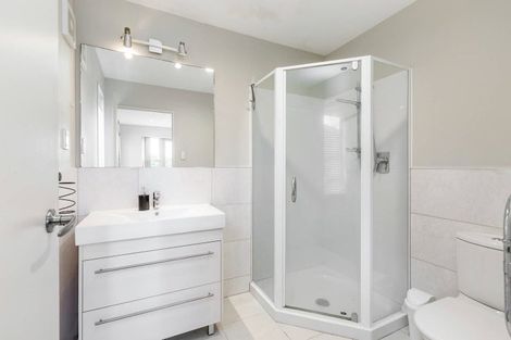 Photo of property in 24 Kittiwake Drive, Schnapper Rock, Auckland, 0632