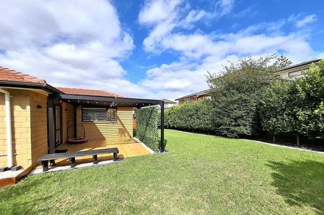 Photo of property in 36 Saralee Drive, Manurewa, Auckland, 2105