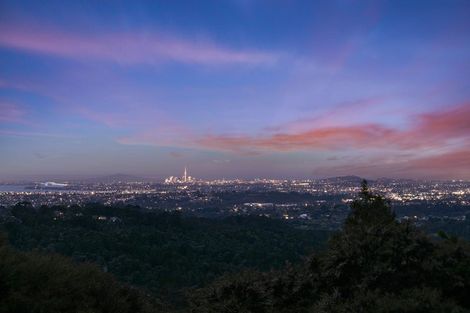 Photo of property in 318 Forest Road, Waiatarua, Auckland, 0612