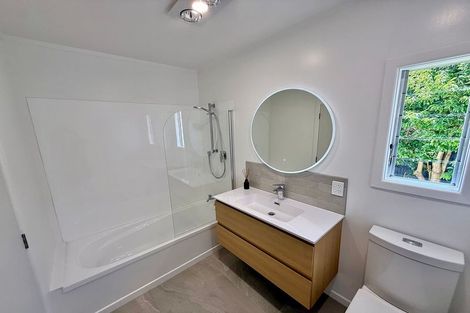 Photo of property in 32 Rosier Road, Glen Eden, Auckland, 0602