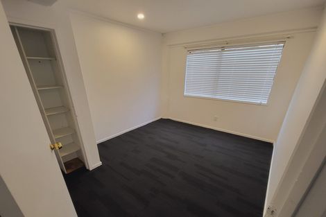 Photo of property in 5 Melia Grove, Goodwood Heights, Auckland, 2105