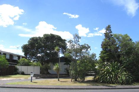Photo of property in 134 Sycamore Drive, Sunnynook, Auckland, 0620