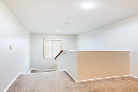 Photo of property in 9 Lockington Avenue, Henderson, Auckland, 0612