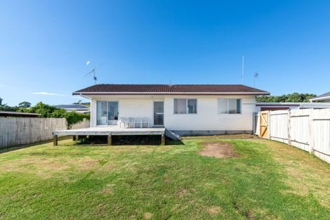 Photo of property in 1/15 Frobisher Way, Clendon Park, Auckland, 2103