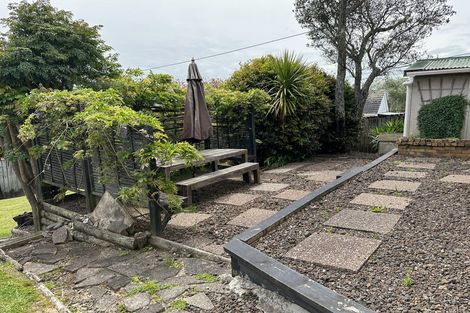 Photo of property in 189 Titirangi Road, Titirangi, Auckland, 0604