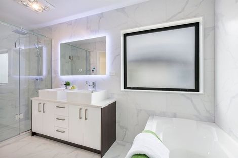 Photo of property in 94 Tir Conaill Avenue, Flat Bush, Auckland, 2019