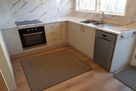 Photo of property in 2/5 Moana Avenue, Belmont, Auckland, 0622