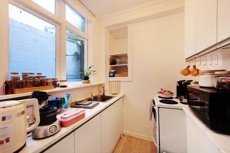 Photo of property in 1/246 Oriental Parade, Oriental Bay, Wellington, 6011