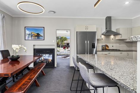 Photo of property in 102 Oriental Parade, Papamoa Beach, Papamoa, 3118