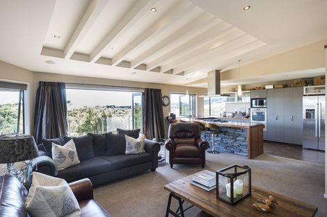 Photo of property in 51 Ruapehu Drive, Fitzherbert, Palmerston North, 4410