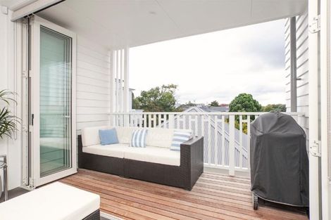 Photo of property in 9/83 Hinemoa Street, Birkenhead, Auckland, 0626