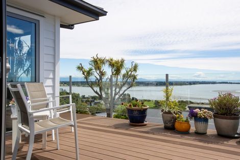 Photo of property in 20 Maffeys Road, Mount Pleasant, Christchurch, 8081