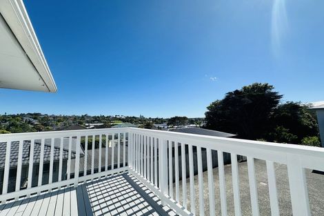 Photo of property in 21 Ludlow Terrace, Totara Vale, Auckland, 0627