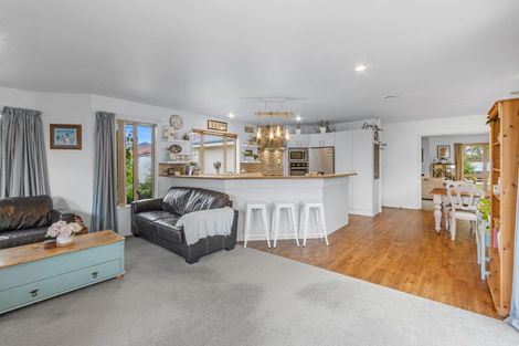 Photo of property in 18 Elmslie Grove, Halswell, Christchurch, 8025