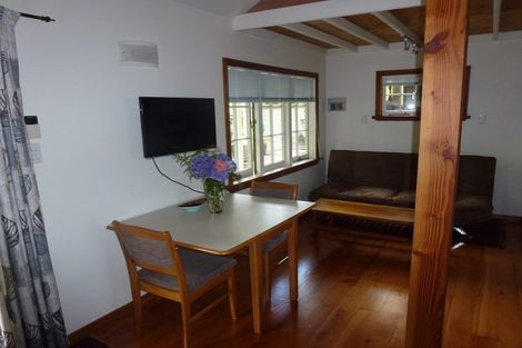 Photo of property in 81 Vauxhall Road, Devonport, Auckland, 0624