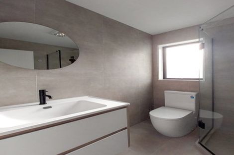 Photo of property in 1/285 Te Atatu Road, Te Atatu South, Auckland, 0610