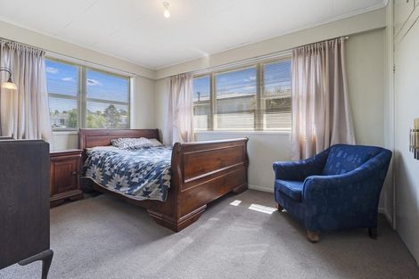 Photo of property in 24 Huruhuru Road, Massey, Auckland, 0614
