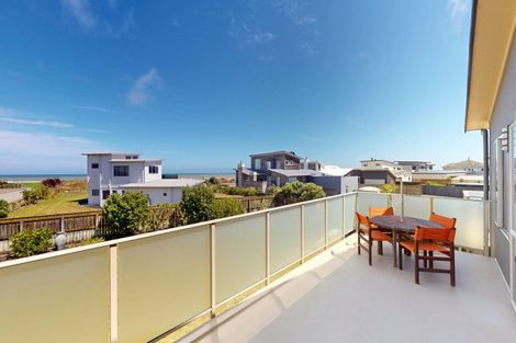 Photo of property in 51 Kent Avenue, Waitarere Beach, Levin, 5510