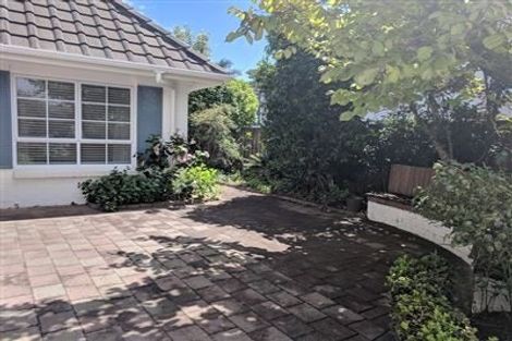 Photo of property in 1/52 Milford Road, Milford, Auckland, 0620