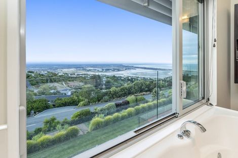 Photo of property in 5 Peregrine Close, Mount Pleasant, Christchurch, 8081